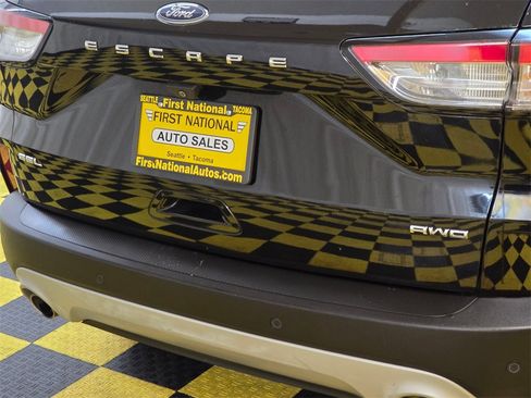 Used 2021 Ford Escape SEL image 16