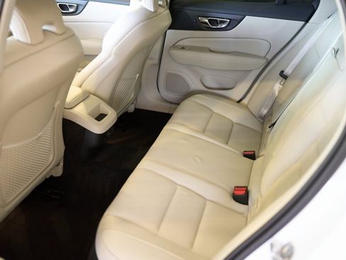 Certified 2025 Volvo V60 B5 Cross Country Plus image 15