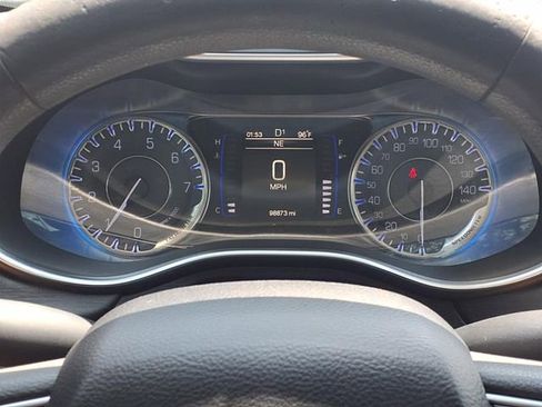 Used 2015 Chrysler 200 Limited image 20