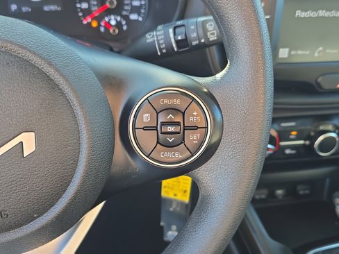 Certified 2022 Kia Soul LX image 31