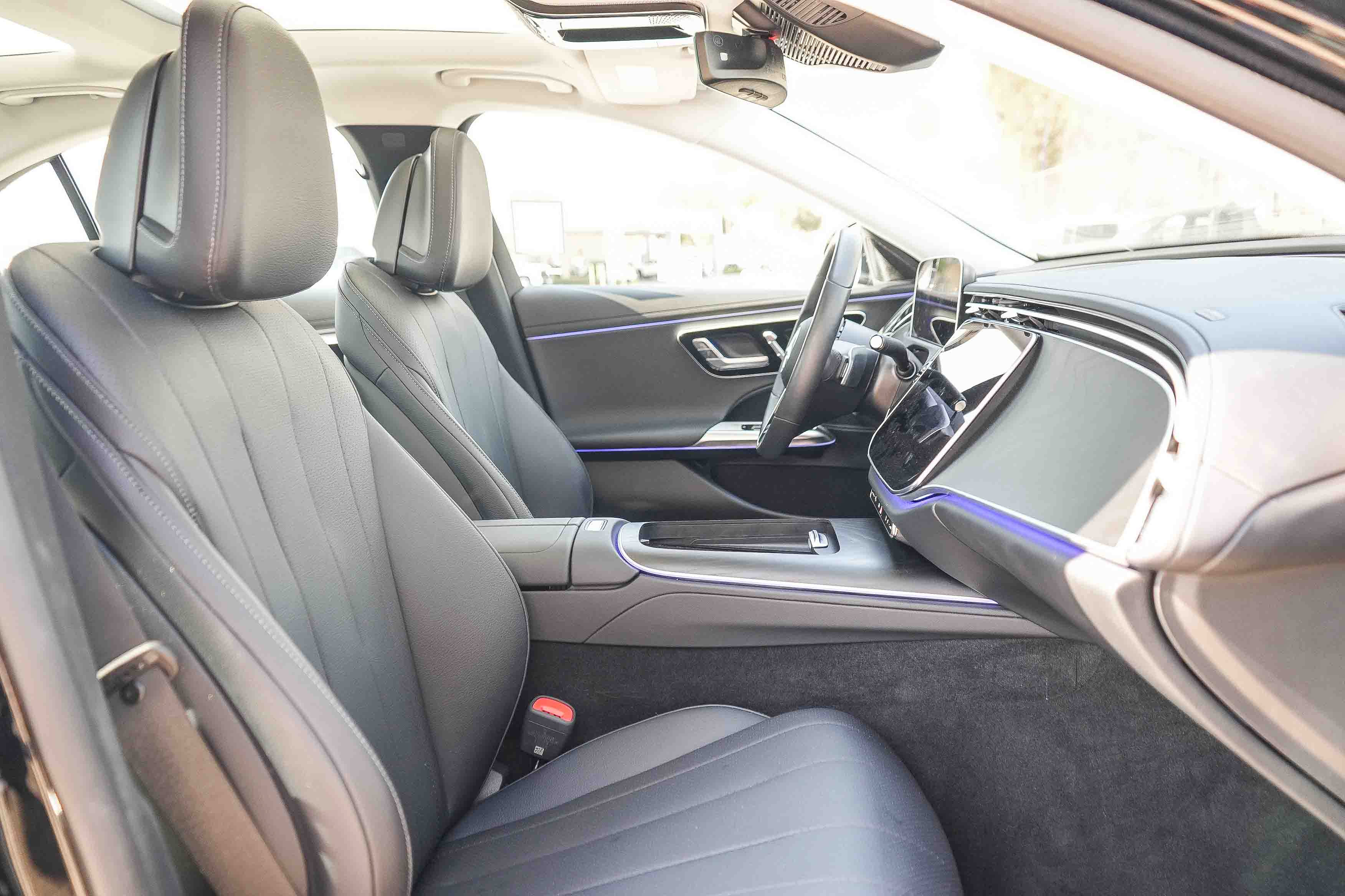Used 2025 Mercedes-Benz E 350 Sedan w/ Winter Package image 16
