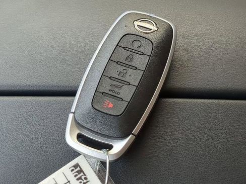 Certified 2025 Nissan Rogue SV image 28