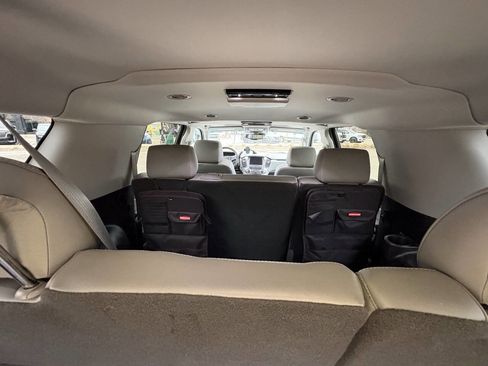 Used 2016 Chevrolet Suburban LT image 28