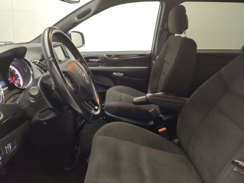 Used 2020 Dodge Grand Caravan SE image 17