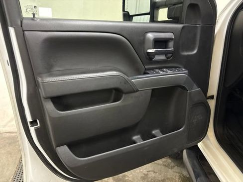 Used 2018 Chevrolet Silverado 1500 LT w/ True North Edition AWD/4WD image 20