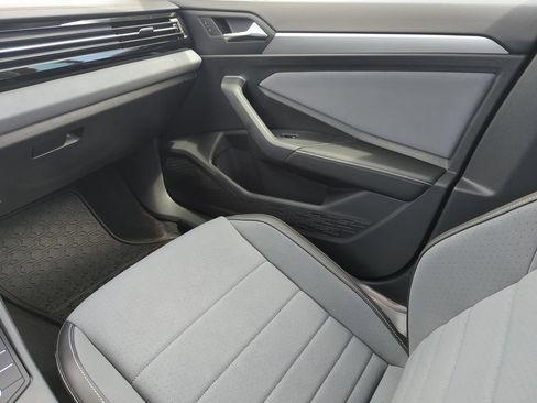New 2026 Volkswagen Jetta SE FWD image 27