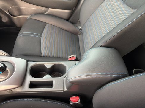 Used 2024 Nissan Leaf S image 26