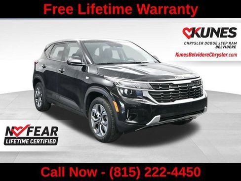 Used 2024 Kia Seltos LX AWD/4WD image 1
