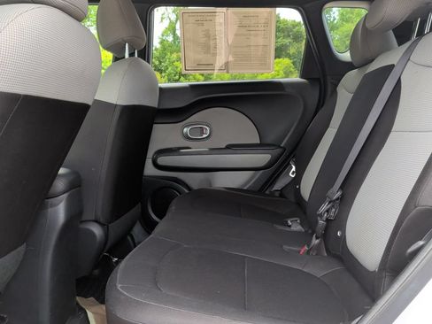 Used 2017 Kia Soul FWD image 22