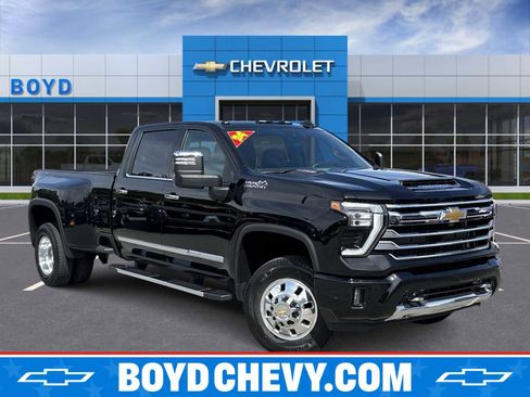 Used 2024 Chevrolet Silverado 3500 High Country w/ High Country Premium Package AWD/4WD image 1