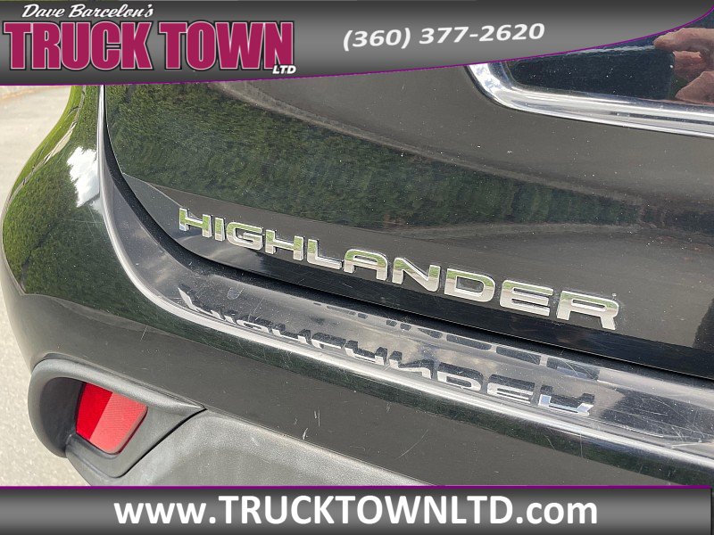 Used 2021 Toyota Highlander XLE AWD/4WD image 40
