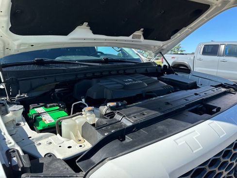Used 2018 Nissan Titan SL w/ Midnight Edition AWD/4WD image 46