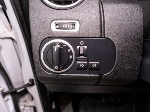 Used 2016 Land Rover LR4 HSE LUX image 34