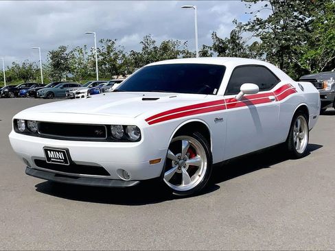 Used 2011 Dodge Challenger R/T RWD image 2