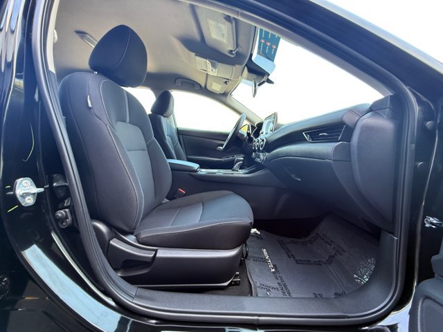 Used 2024 Nissan Sentra SV FWD image 12