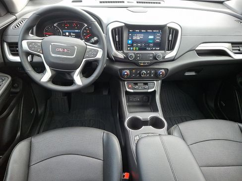 Used 2024 GMC Terrain SLT w/ Infotainment Package II image 11
