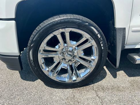 Used 2018 Chevrolet Silverado 1500 LT w/ True North Edition AWD/4WD image 13