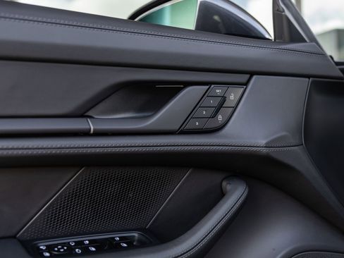 New 2026 Porsche Taycan 4S AWD/4WD image 22