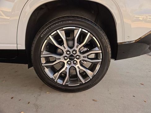 New 2026 GMC Acadia Denali Ultimate FWD image 17