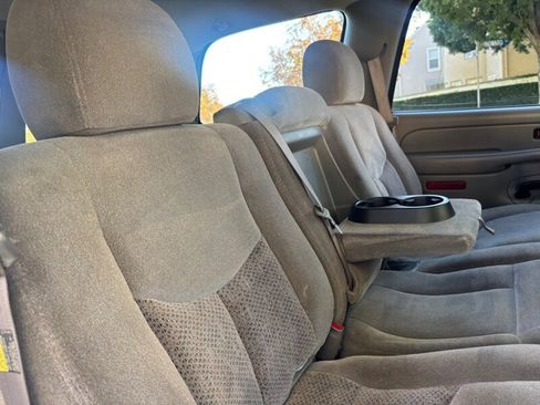 Used 2004 Chevrolet Tahoe LS image 13