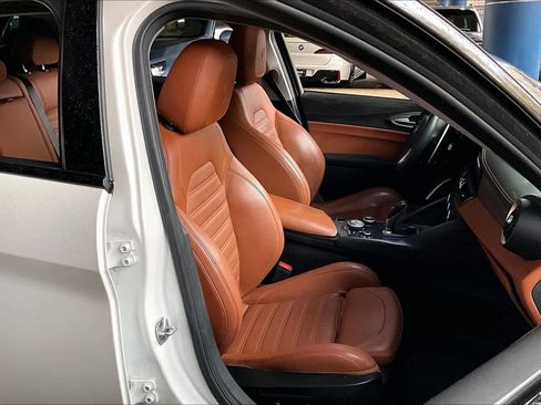 Used 2018 Alfa Romeo Giulia Ti Sport w/ Quick Order Package 22U Sport image 8