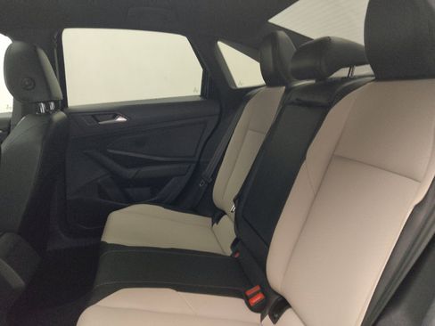 Used 2019 Volkswagen Jetta R-Line FWD image 18