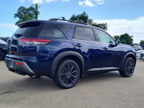 New 2026 Nissan Pathfinder SL w/ SL Premium Package FWD image 5
