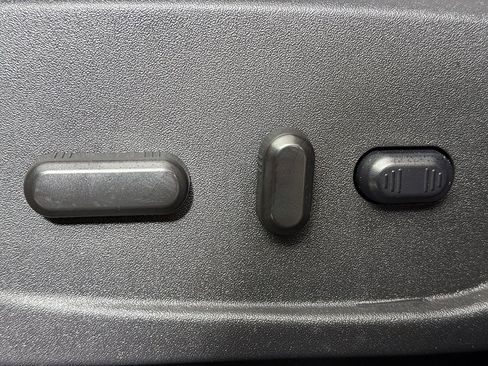 Used 2018 Ford Escape SE image 24