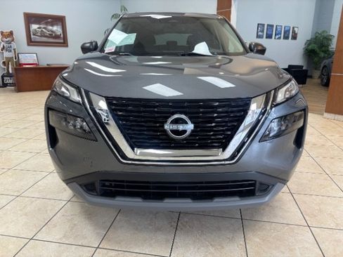 Used 2023 Nissan Rogue S FWD image 2