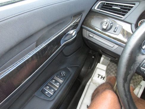 Used 2014 BMW 740Li w/ Executive Package image 45