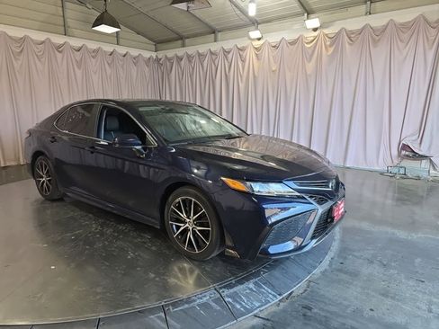 Used 2021 Toyota Camry SE w/ Carpet Mat Package (TMS) image 5