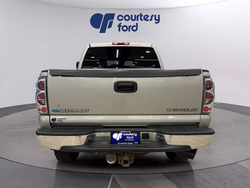 Used 2005 Chevrolet Silverado 2500 LS w/ Heavy-Duty Power Package image 6