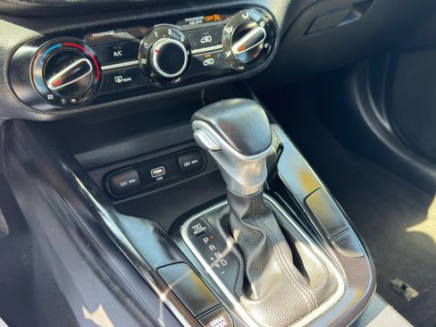 Used 2021 Kia Soul X-Line FWD image 21