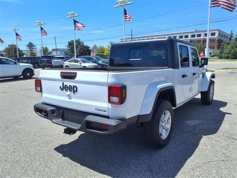 Used 2021 Jeep Gladiator Sport image 6