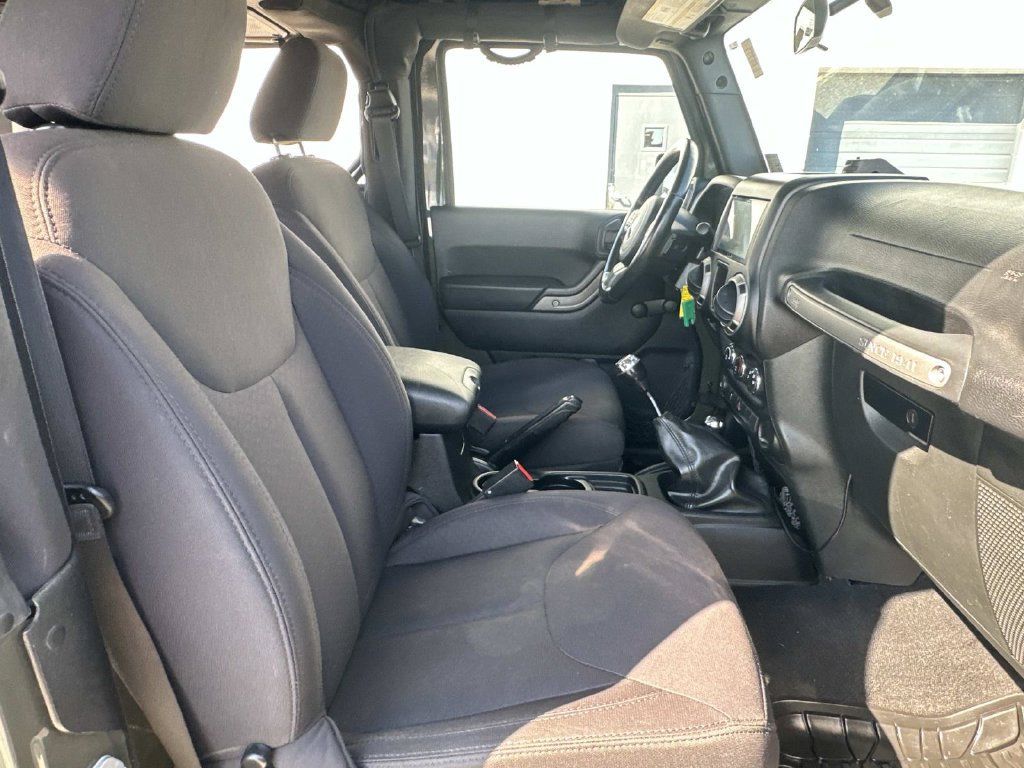 Used 2015 Jeep Wrangler Sport AWD/4WD image 12