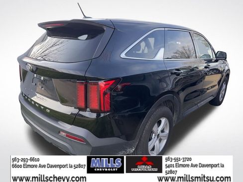 Used 2021 Kia Sorento LX image 3