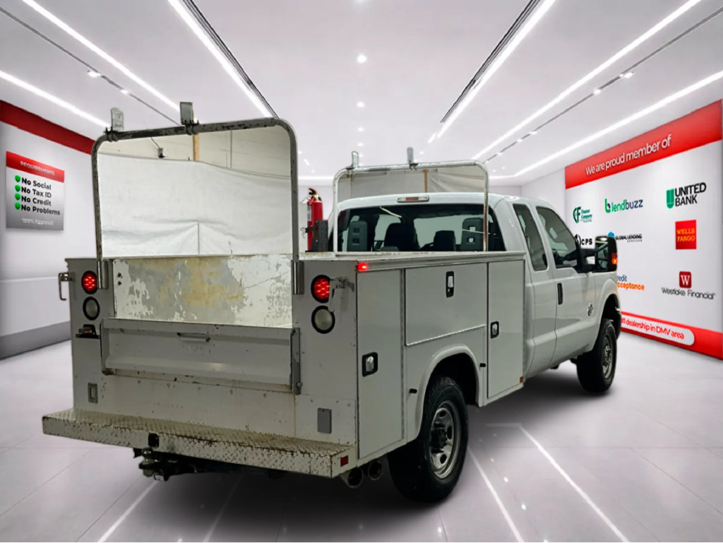 Used 2015 Ford F250 XL w/ Power Equipment Group AWD/4WD image 7