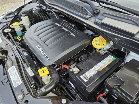 Used 2018 Dodge Grand Caravan SE image 53