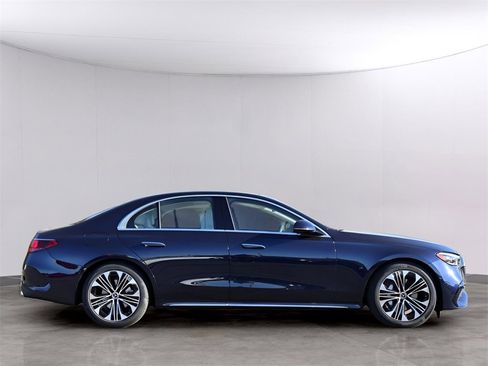 New 2026 Mercedes-Benz E 350 4MATIC Sedan image 4