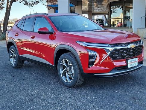New 2026 Chevrolet Trax LT image 4