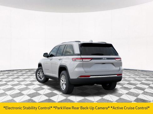 New 2026 Jeep Grand Cherokee Laredo image 5