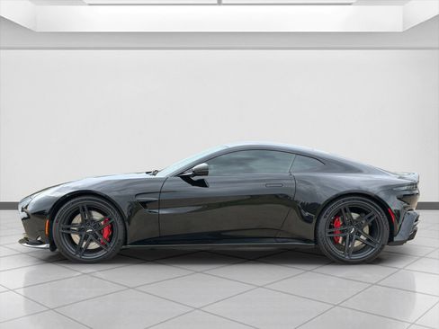 Used 2025 Aston Martin V8 Vantage Coupe image 6