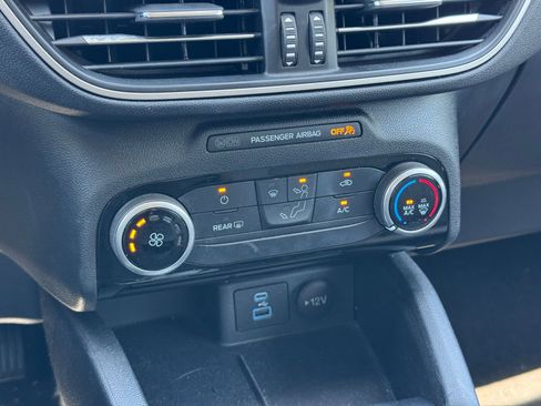 Used 2022 Ford Escape SE FWD image 22