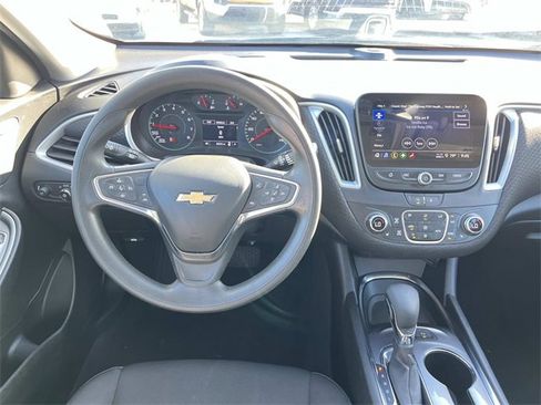 Used 2024 Chevrolet Malibu LT image 11