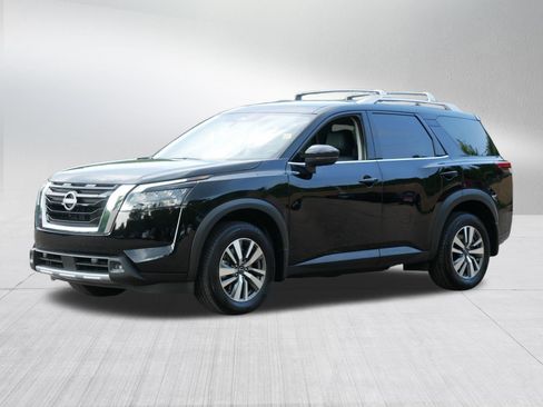 Certified 2025 Nissan Pathfinder SL AWD/4WD image 3