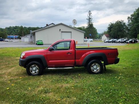 Used 2013 Toyota Tacoma 4x4 Regular Cab image 5