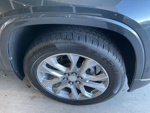 Used 2018 Chevrolet Traverse Premier w/ Driver Confidence II Package image 32