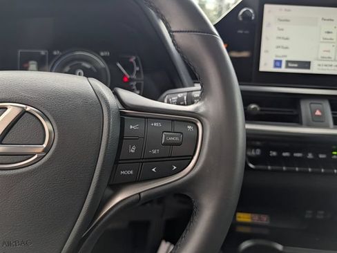 Used 2024 Lexus UX 250h FWD image 20