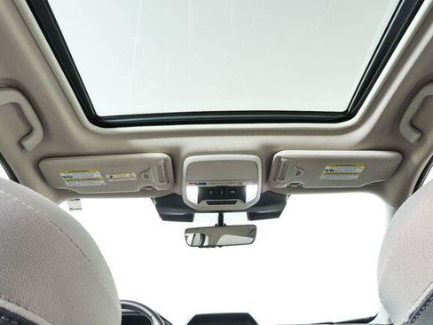Used 2024 Subaru Forester Premium AWD/4WD image 19