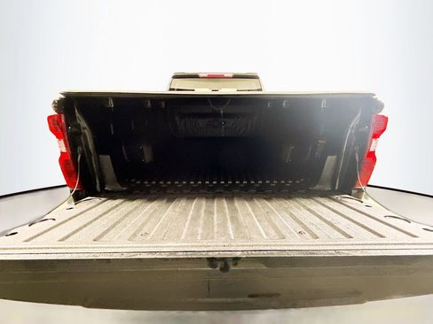 Used 2022 Chevrolet Silverado 1500 Custom image 24